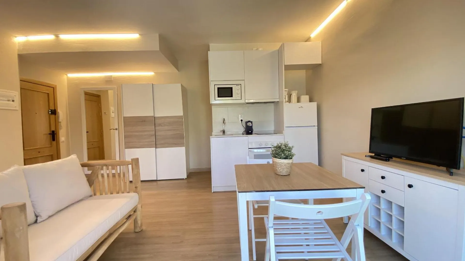 R126 Beachfront Apartment Sant Salvador Coma-ruga