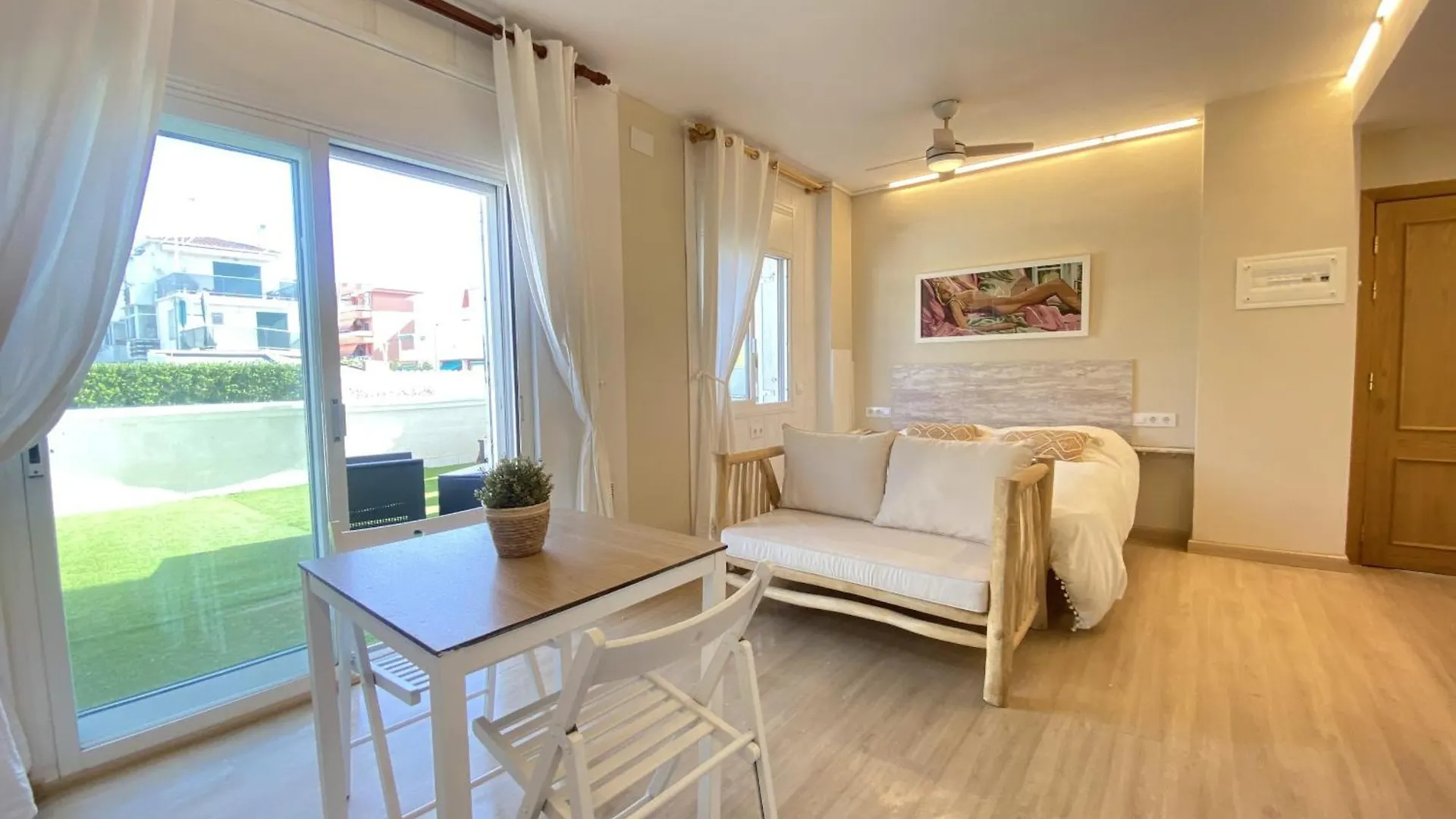 R126 Beachfront Apartment Sant Salvador Coma-ruga