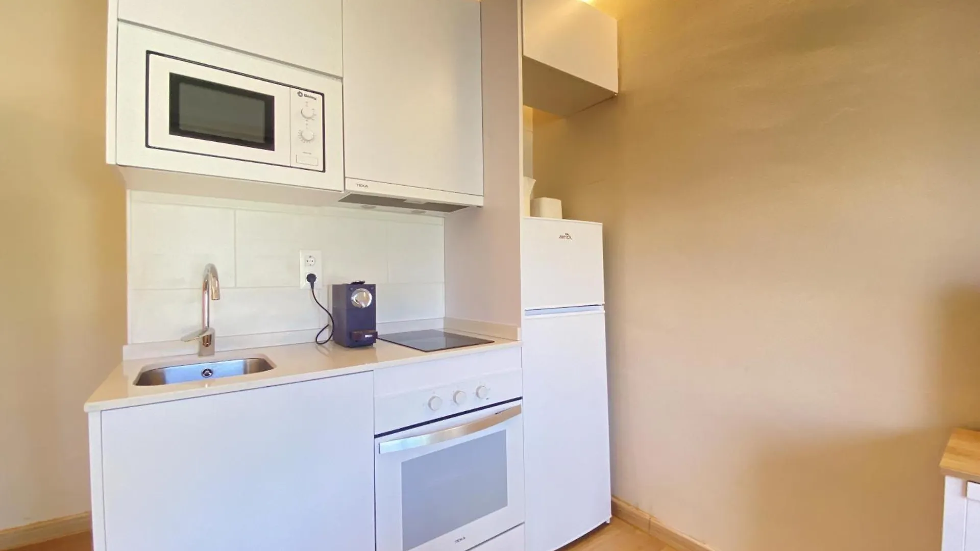 R126 Beachfront Apartment Sant Salvador Coma-ruga