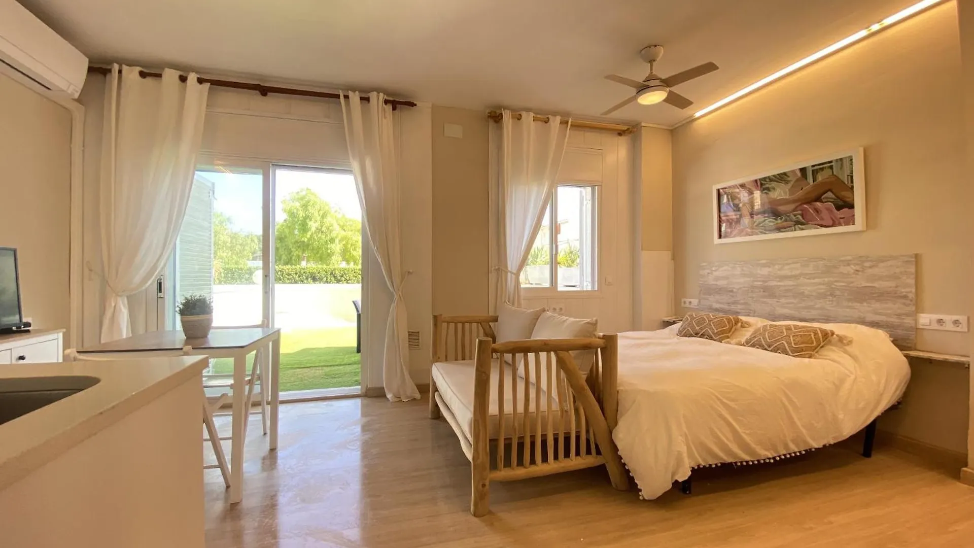 R126 Beachfront Apartment Sant Salvador Coma-ruga 0*,